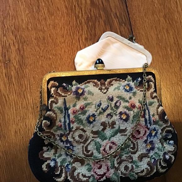 Circa 1920 Petite Point Purse - Picture 4 of 8